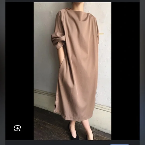 BLACK CRANE • folded neck dress - Picture 8 of 16